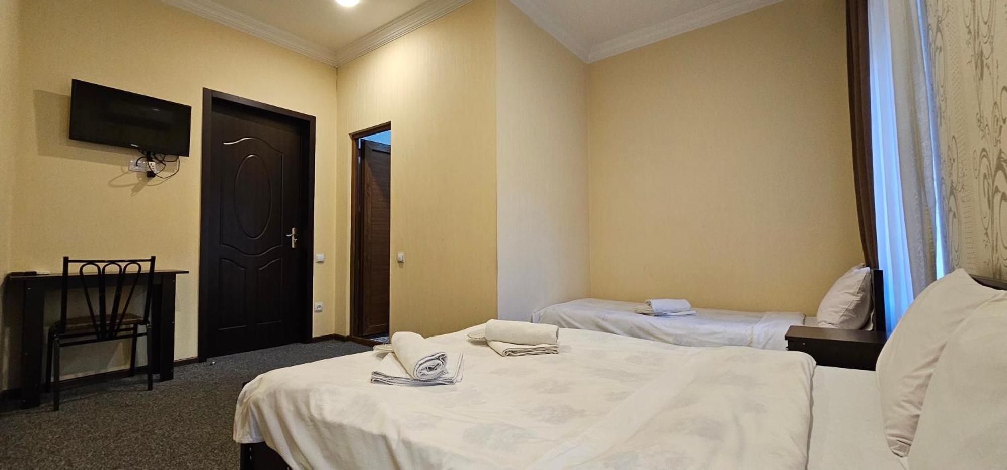 7 Rooms Tbilisi Buitenkant foto